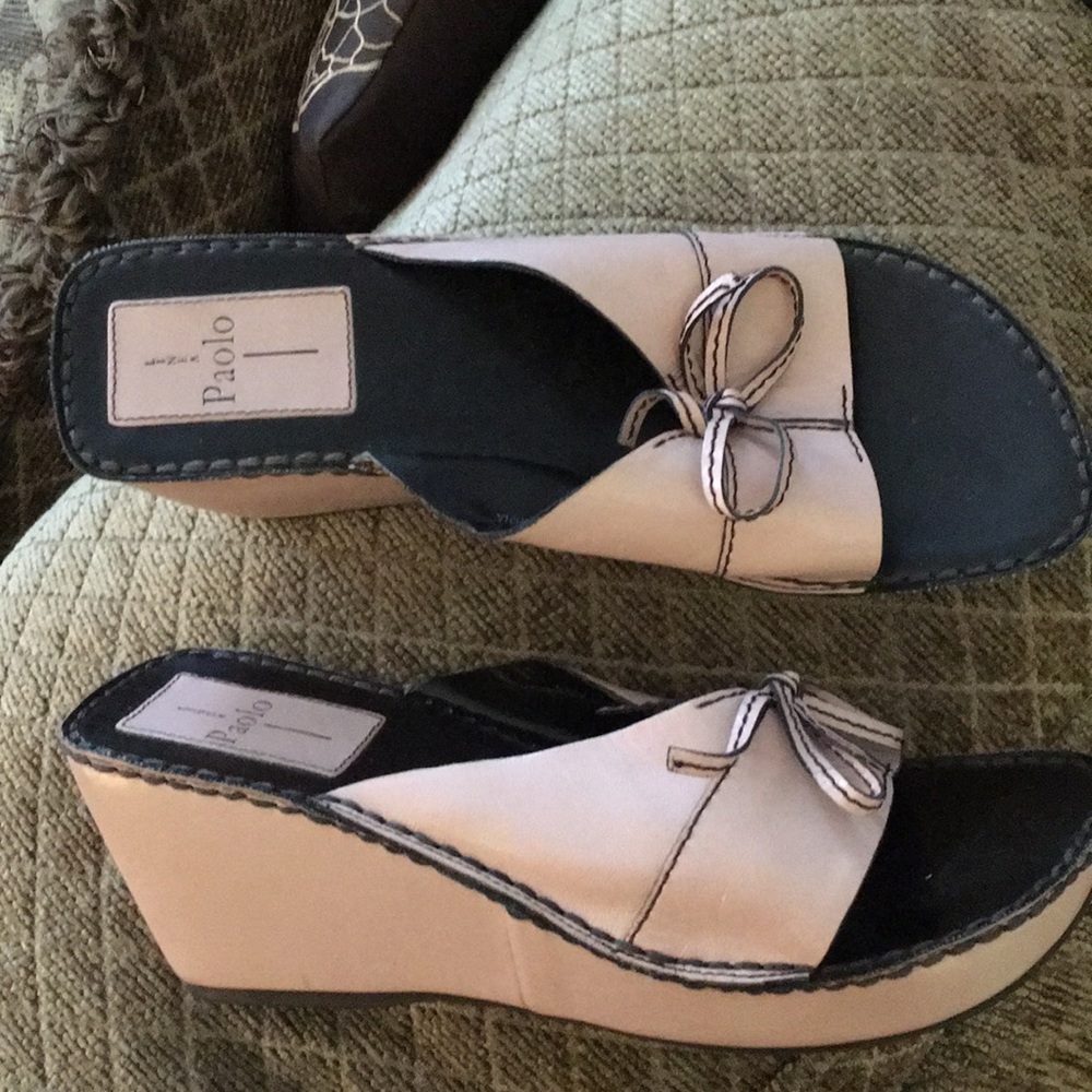 Linea Paolo light pink wedge sandals S7 used